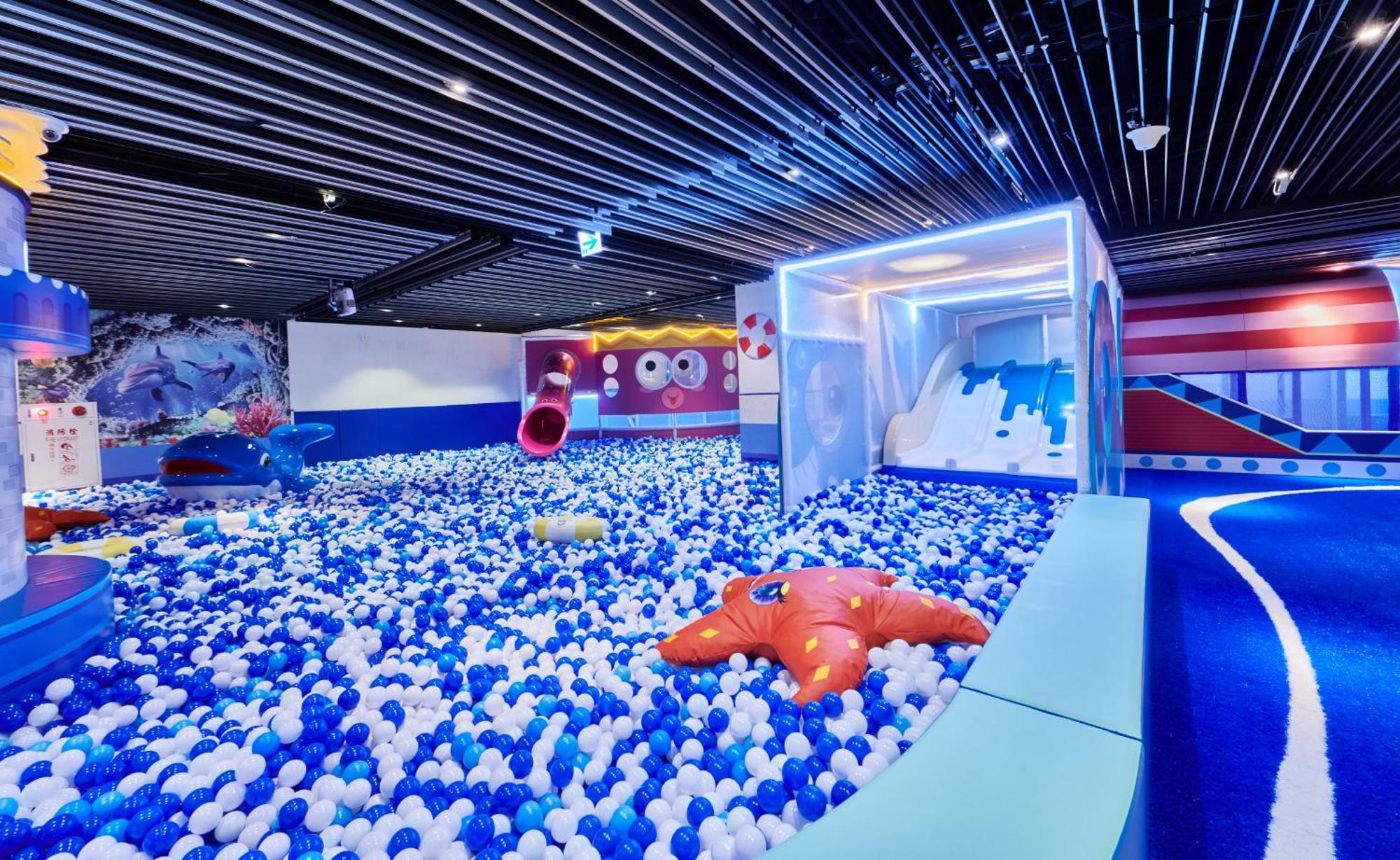 垦丁怡湾渡假酒店 Heng-ch'un 外观 照片 Ball pit at the DreamWorks-themed area